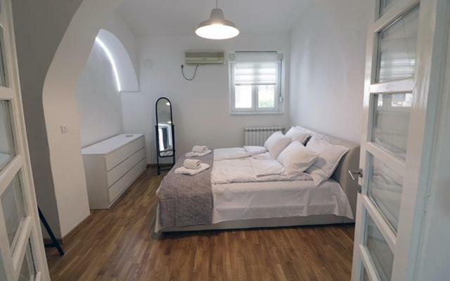 Apartman Tina Daire Novi Sad Dış mekan fotoğraf